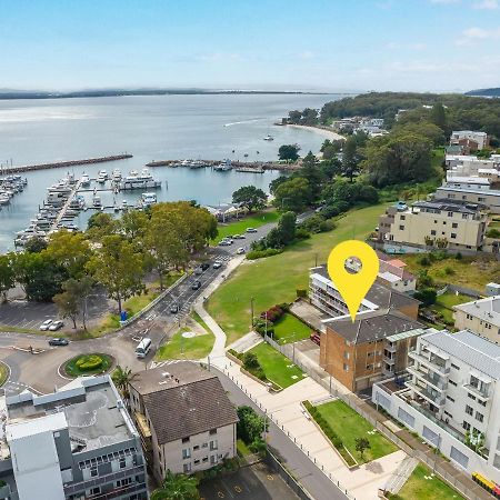 Teramby Court, 10,104 Magnus Street - Unit In Nelson Bay Cbd, With Water Views, Air Con And Wi-Fi Appartement Buitenkant foto