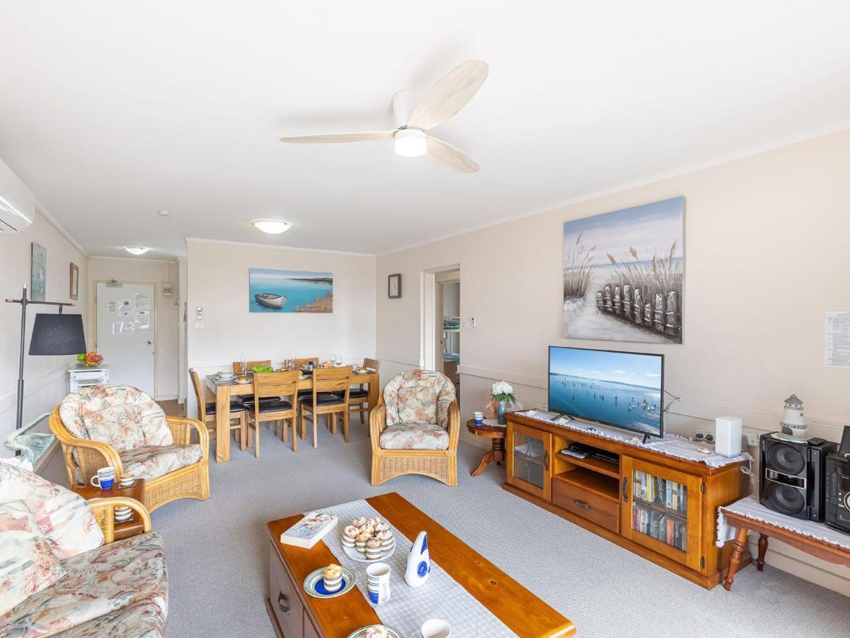 Teramby Court, 10,104 Magnus Street - Unit In Nelson Bay Cbd, With Water Views, Air Con And Wi-Fi Appartement Buitenkant foto