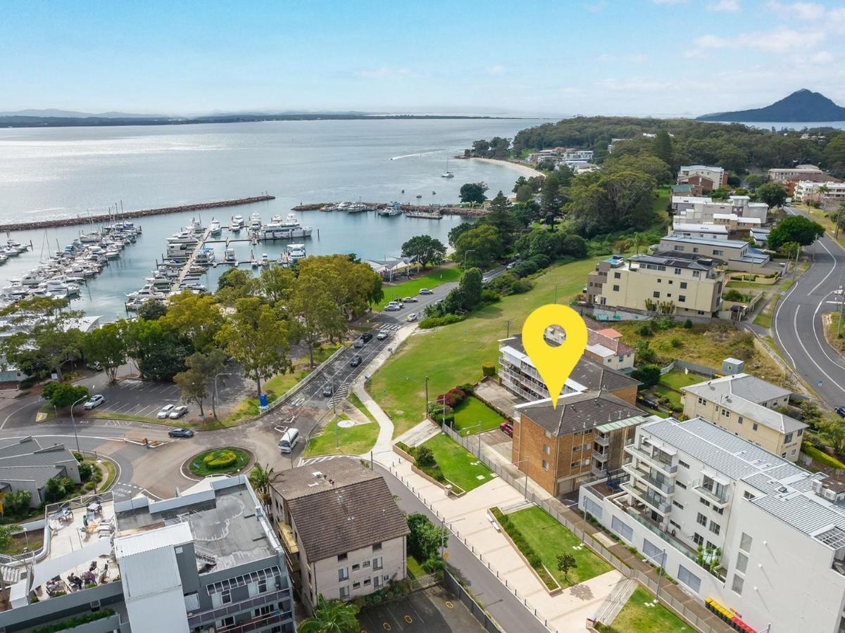 Teramby Court, 10,104 Magnus Street - Unit In Nelson Bay Cbd, With Water Views, Air Con And Wi-Fi Appartement Buitenkant foto